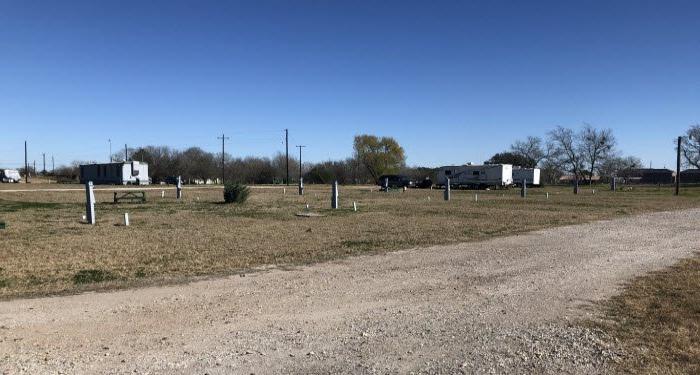 1956 Sutherland Springs Rd. Floresville, TX 78114 - Property Image